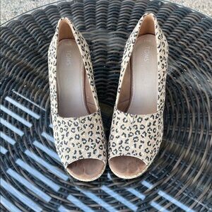 TOMS Tan Leopard Print Espadrille Wedges